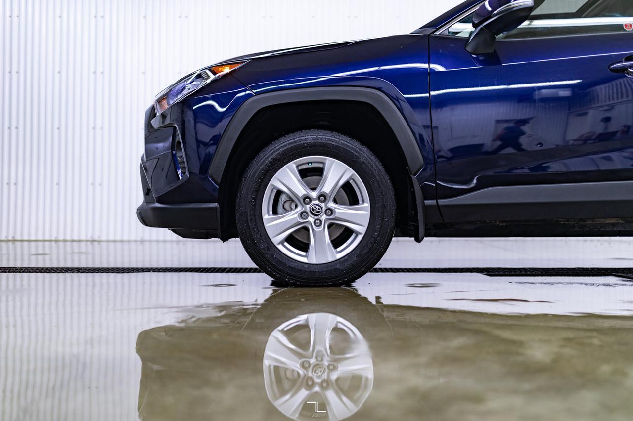 2021 Toyota RAV4 AWD XLE Roof BCam Red Deer AB