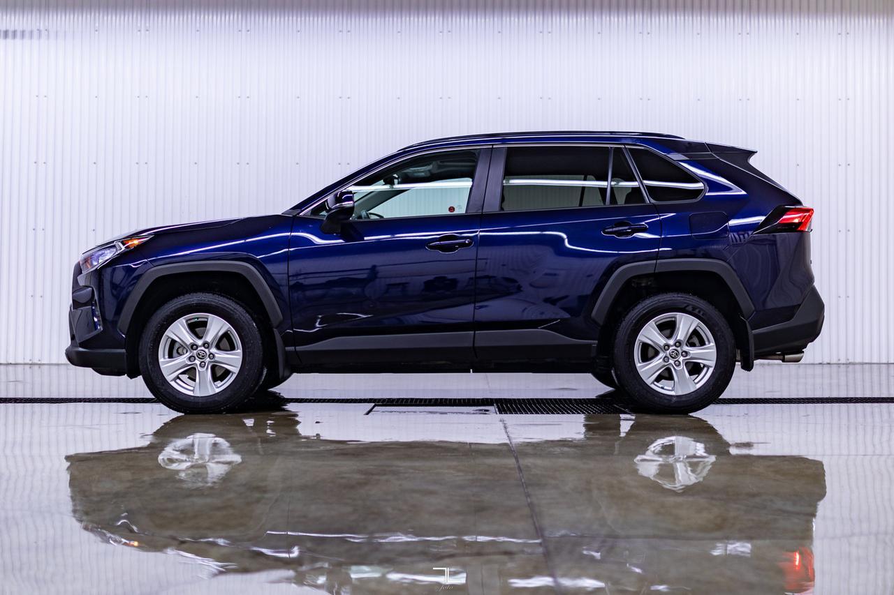 2021 Toyota RAV4 AWD XLE Roof BCam Red Deer AB