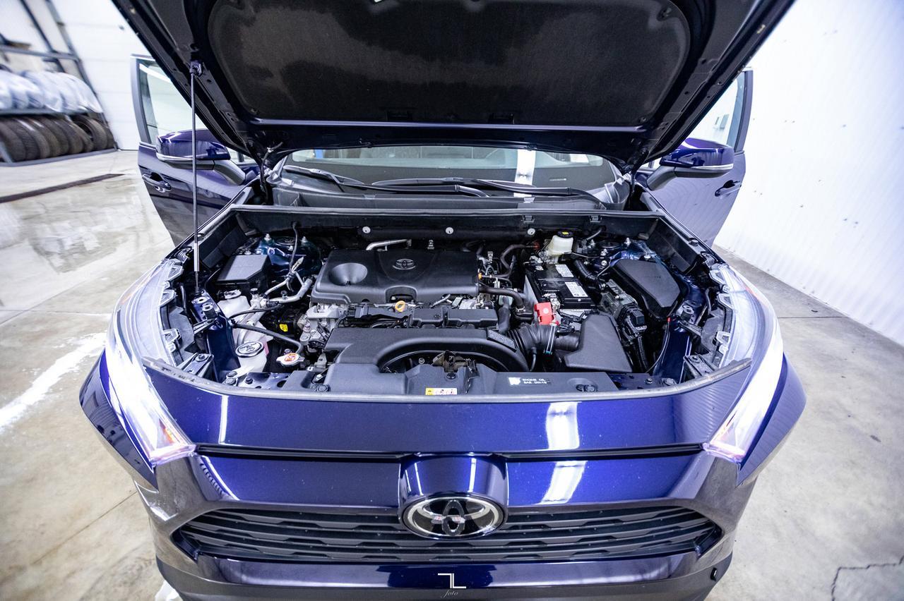 2021 Toyota RAV4 AWD XLE Roof BCam Red Deer AB