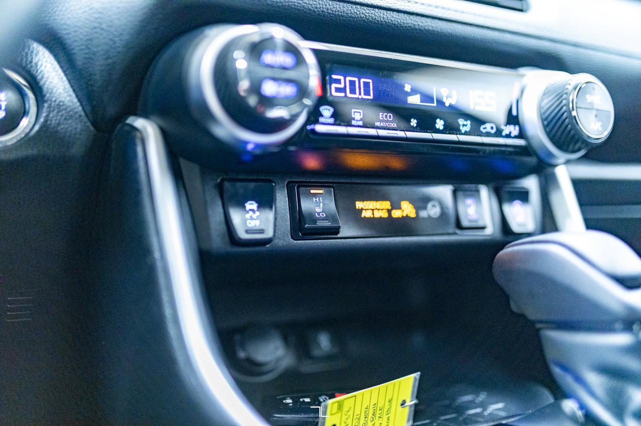 2021 Toyota RAV4 AWD XLE Roof BCam Red Deer AB