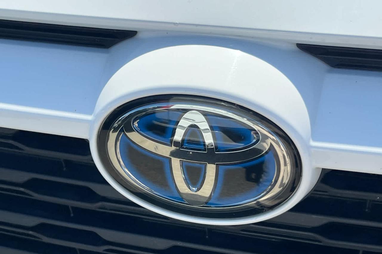 2021 Toyota RAV4 Hybrid LE Roseville CA