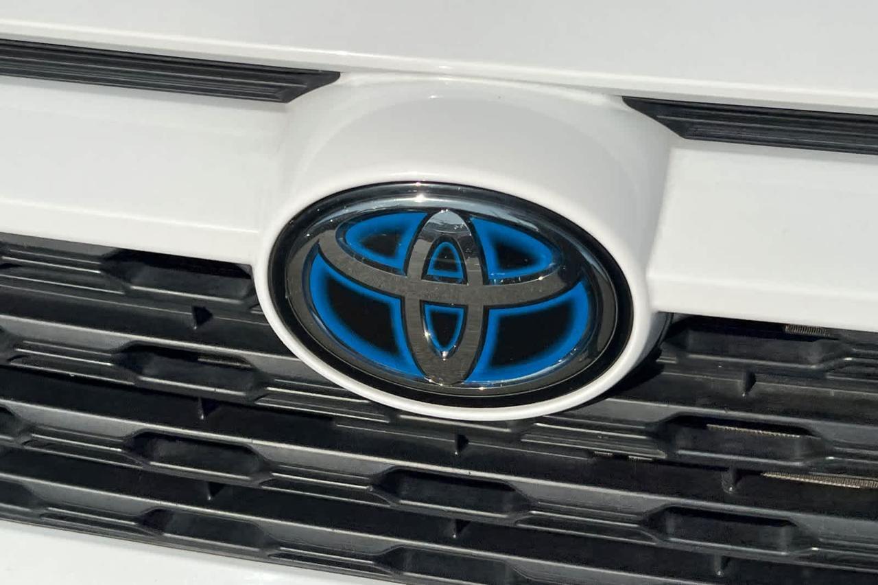 2021 Toyota RAV4 Hybrid LE Roseville CA