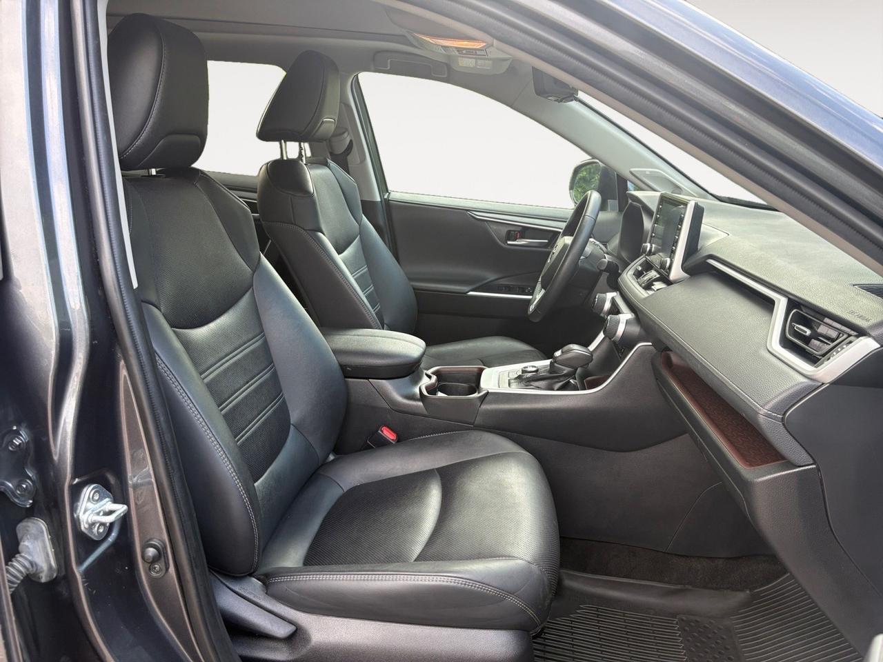 2021 Toyota RAV4 Hybrid Limited, PANORAMIC MOONROOF, POWER LIFTGATE, ROOF RAILS, TOW PACKAGE, HEATED & COOLING SEATS, 360 BACKUP CAMERA & SENSORS, BLIND SPOT ASSIST, FORWARD COLLISION ALERT, APPLE CARPLAY/ANDROID AUTO, RIDE IN NEW ELECTRIC STYLE! Virginia Beach VA
