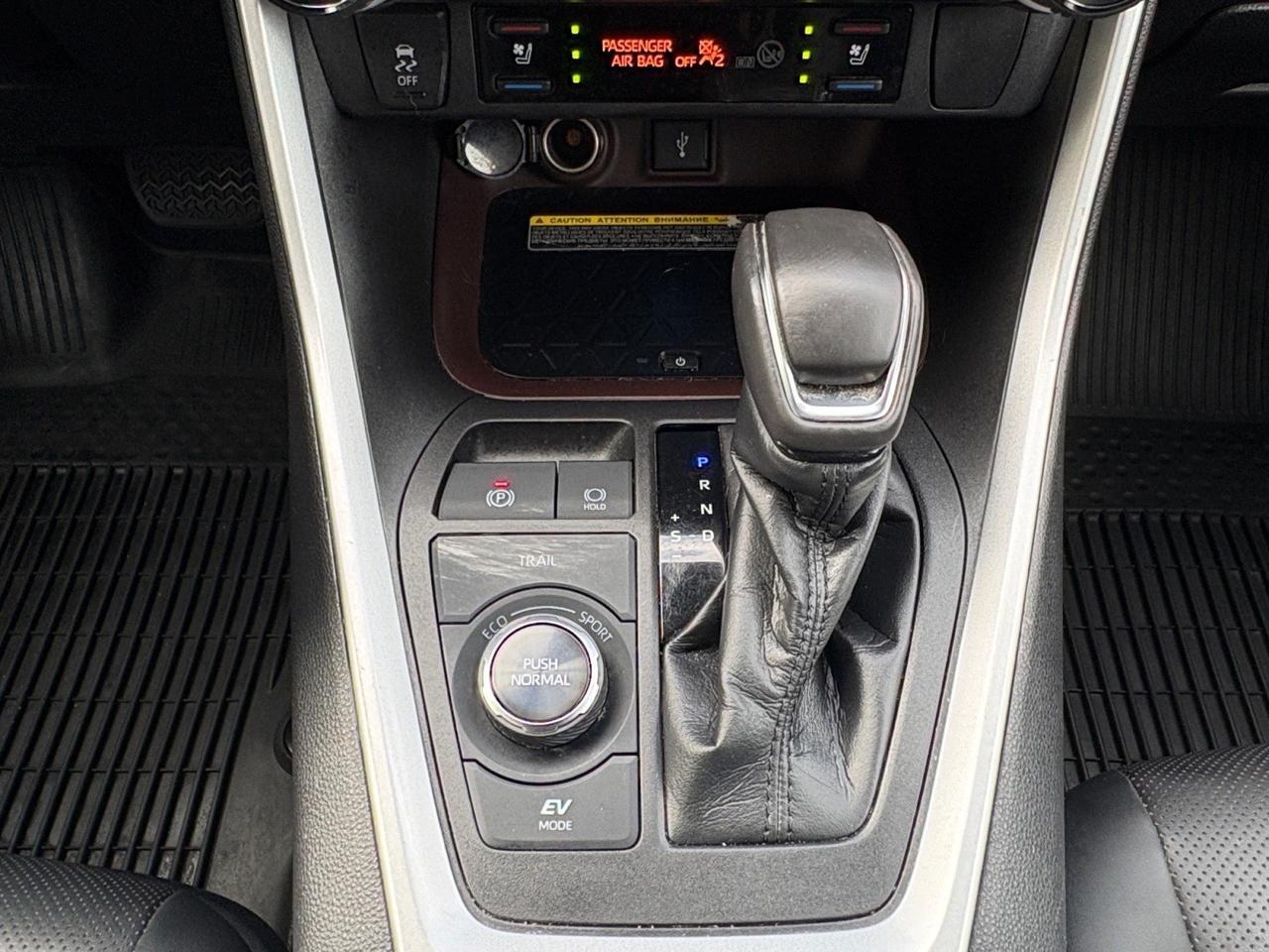2021 Toyota RAV4 Hybrid Limited, PANORAMIC MOONROOF, POWER LIFTGATE, ROOF RAILS, TOW PACKAGE, HEATED & COOLING SEATS, 360 BACKUP CAMERA & SENSORS, BLIND SPOT ASSIST, FORWARD COLLISION ALERT, APPLE CARPLAY/ANDROID AUTO, RIDE IN NEW ELECTRIC STYLE! Virginia Beach VA