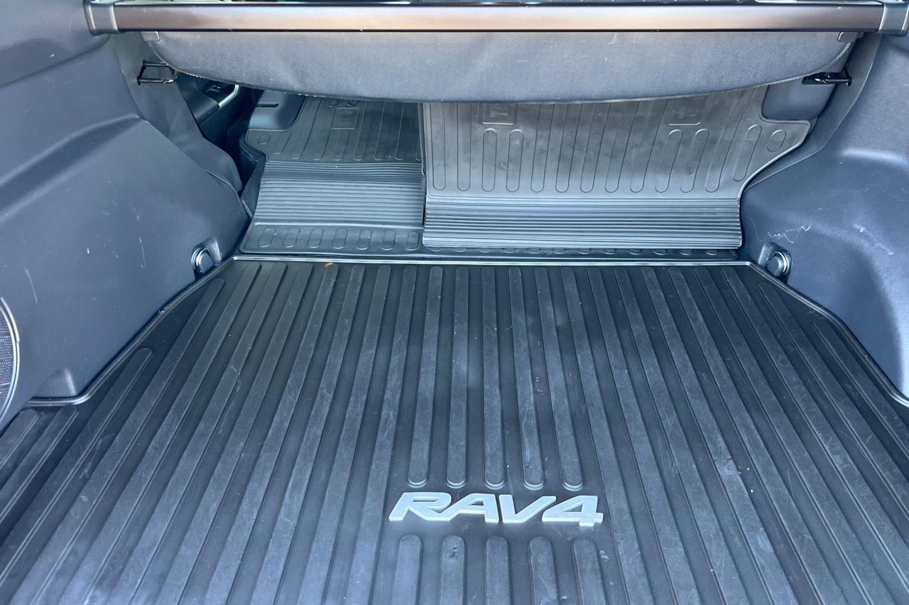 2021 Toyota RAV4 Hybrid Limited Ontario OR
