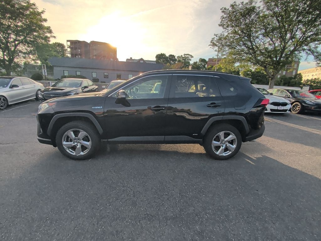 2021 Toyota RAV4 Hybrid XLE Premium