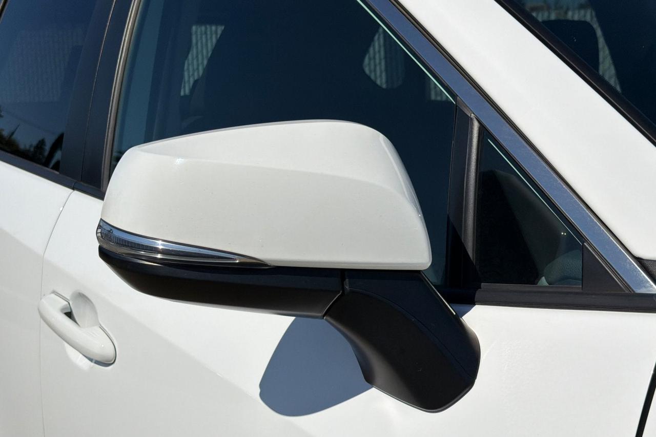 2021 Toyota RAV4 Hybrid XLE Roseville CA