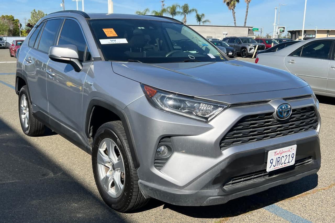 2021 Toyota RAV4 Hybrid XLE