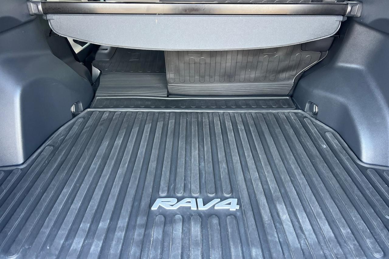 2021 Toyota RAV4 Hybrid XLE Ontario OR