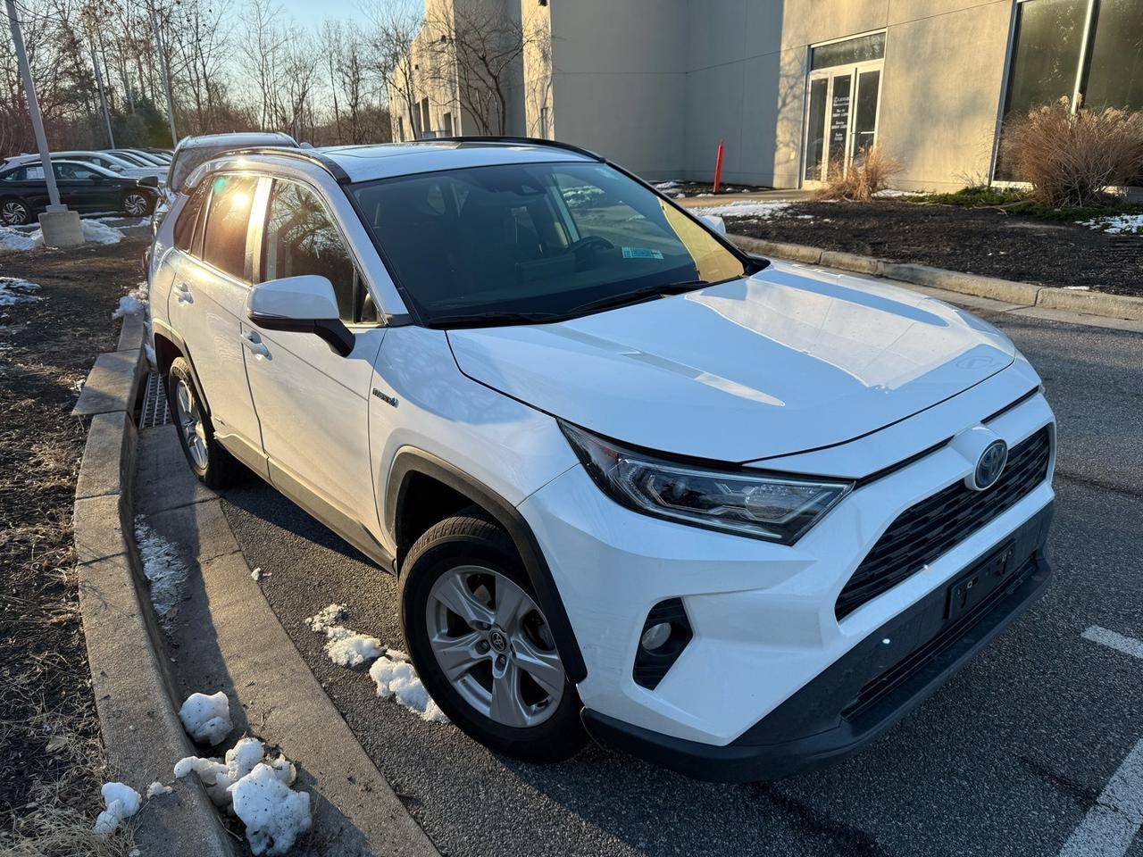 2021 Toyota RAV4 Hybrid XLE