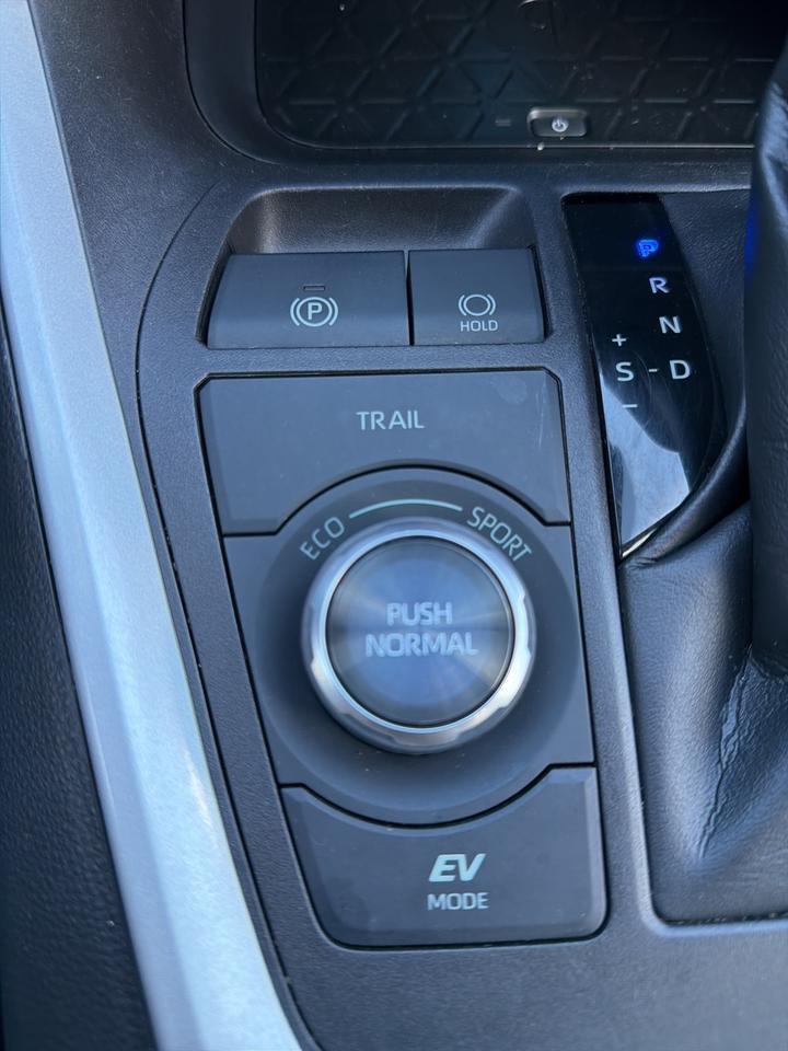 2021 Toyota RAV4 Hybrid XSE Bend OR