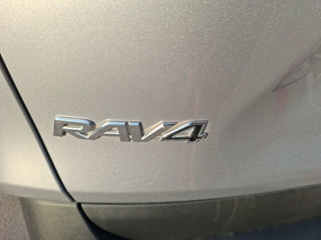 2021 Toyota RAV4 LE Hurst TX
