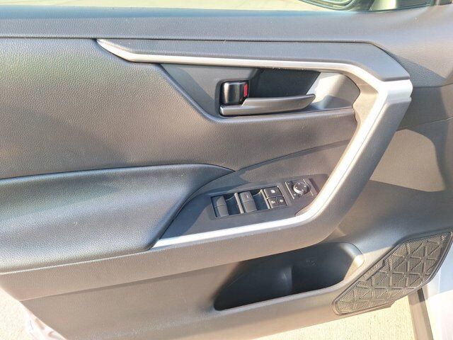 2021 Toyota RAV4 LE Hurst TX