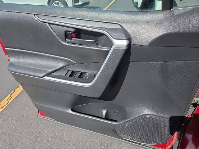2021 Toyota RAV4 LE Hamburg PA