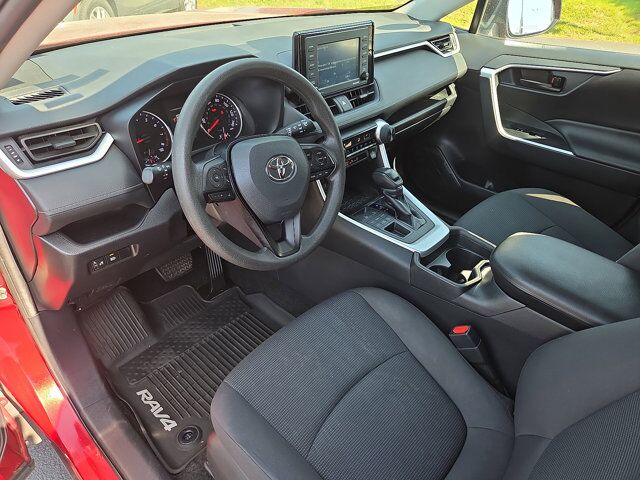 2021 Toyota RAV4 LE Hamburg PA