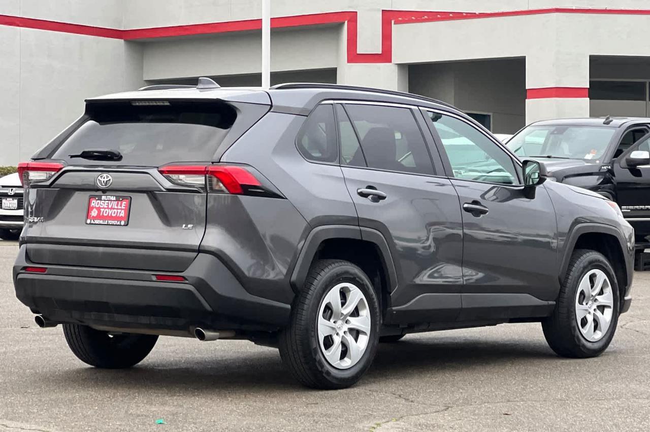 2021 Toyota RAV4 LE