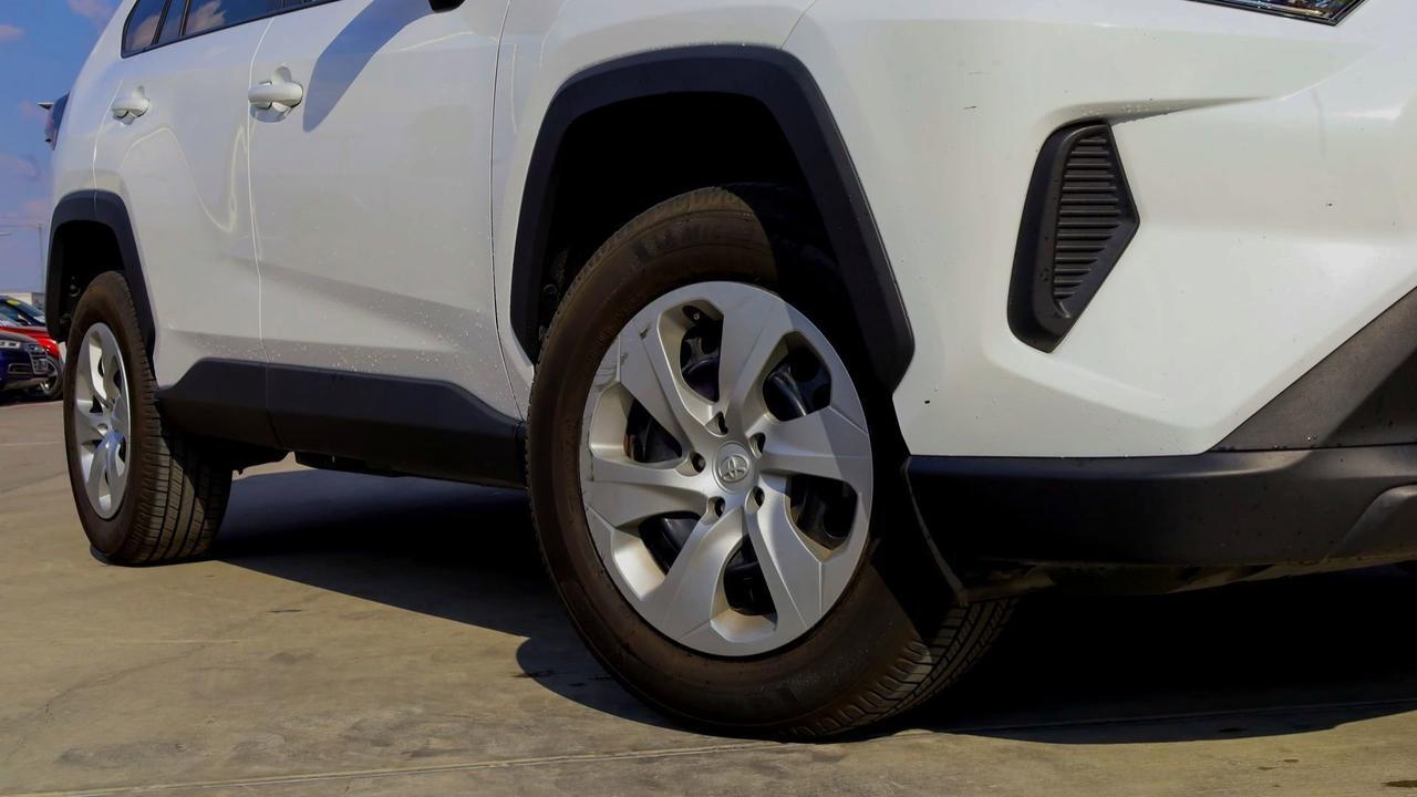 2021 Toyota RAV4 LE  Selma TX