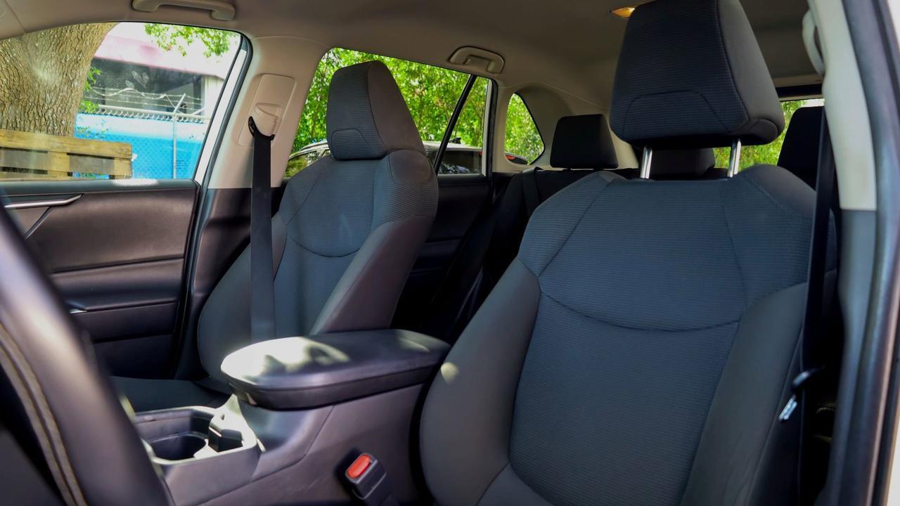 2021 Toyota RAV4 LE  Selma TX