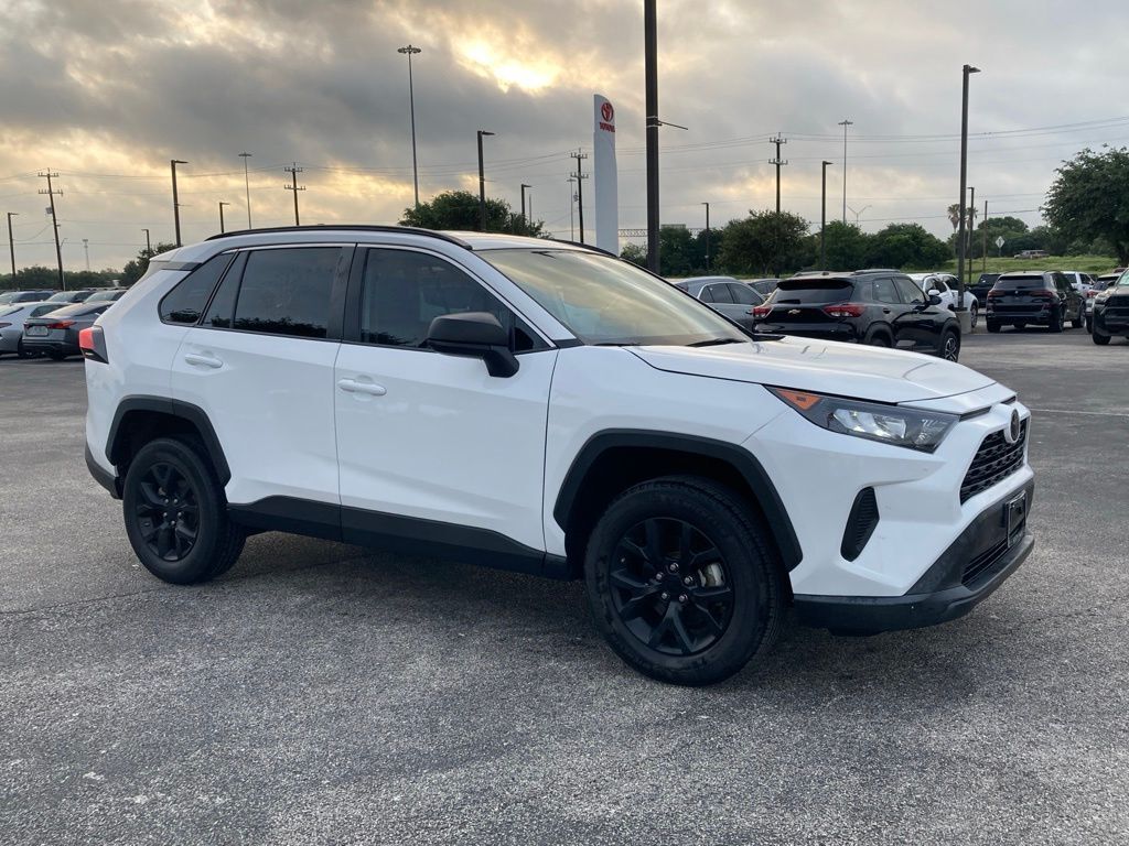 2021 Toyota RAV4 LE