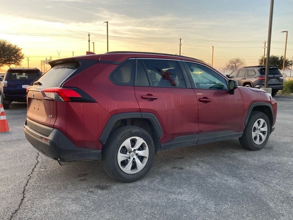 2021 Toyota RAV4 LE