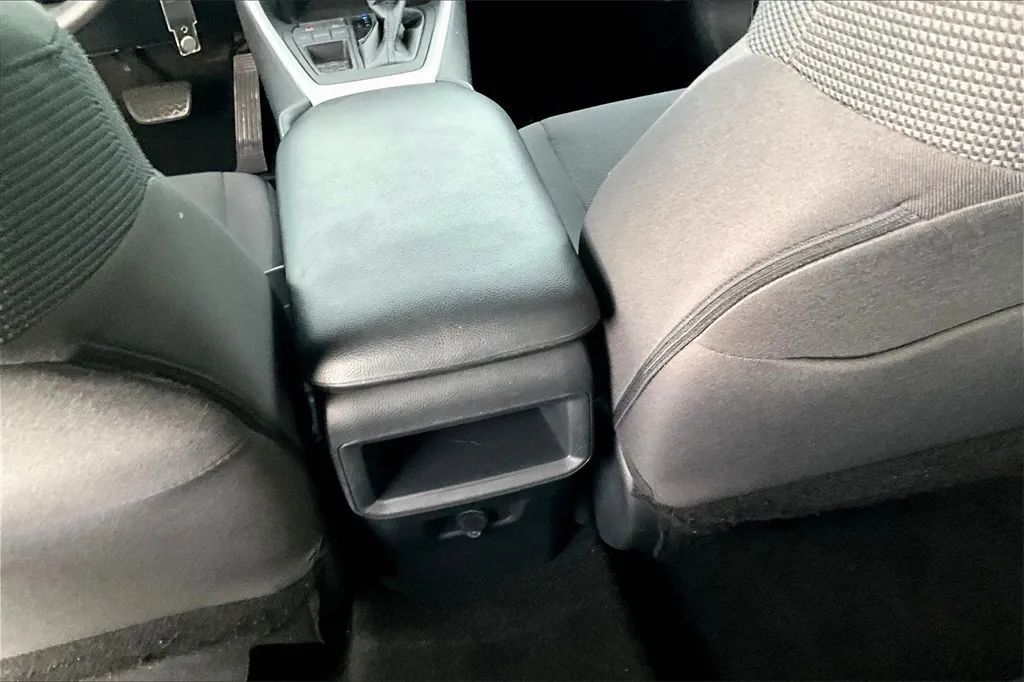 2021 Toyota RAV4 LE Sport Utility 4D Maitland FL