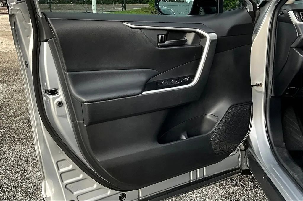 2021 Toyota RAV4 LE Sport Utility 4D Maitland FL