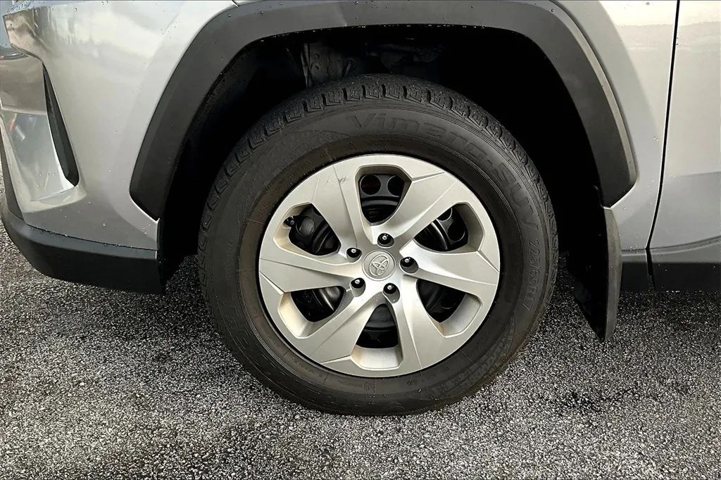 2021 Toyota RAV4 LE Sport Utility 4D Maitland FL