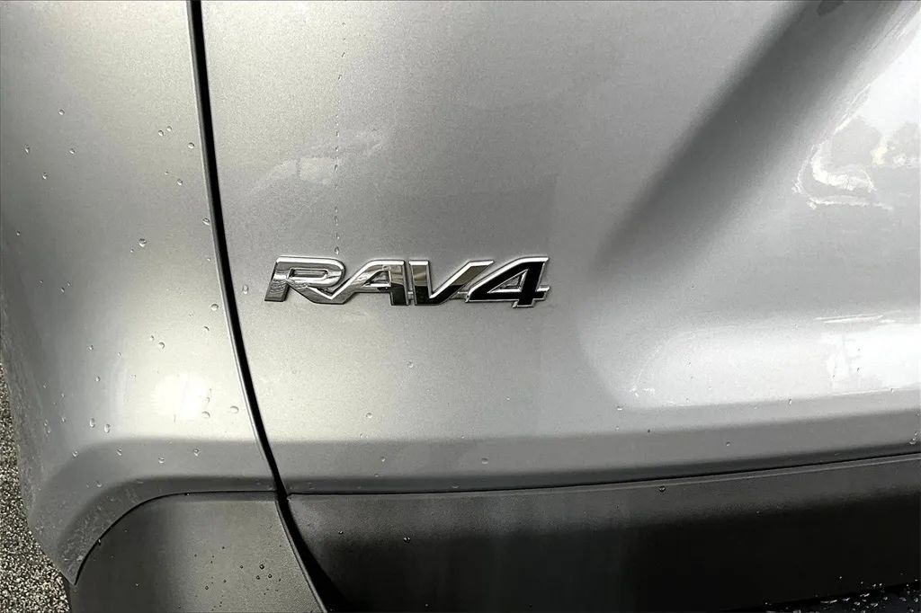 2021 Toyota RAV4 LE Sport Utility 4D Maitland FL