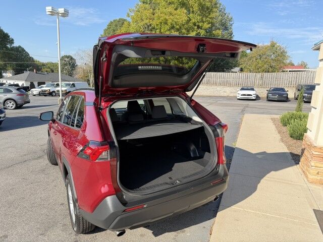 2021 Toyota RAV4 XLE photo 7
