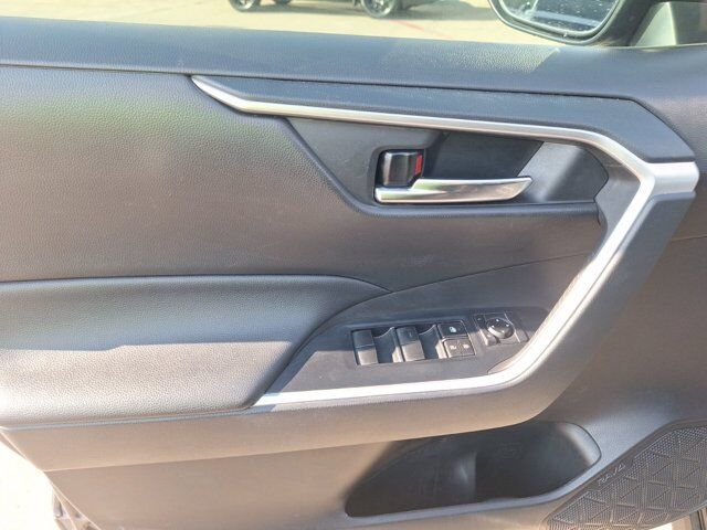 2021 Toyota RAV4 XLE Hurst TX