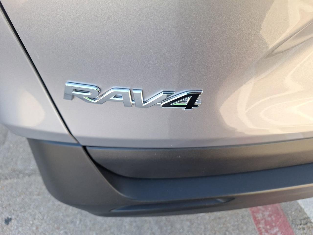 2021 Toyota RAV4 XLE Hurst TX