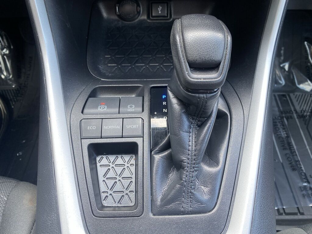 2021 Toyota RAV4 XLE Green Bay WI