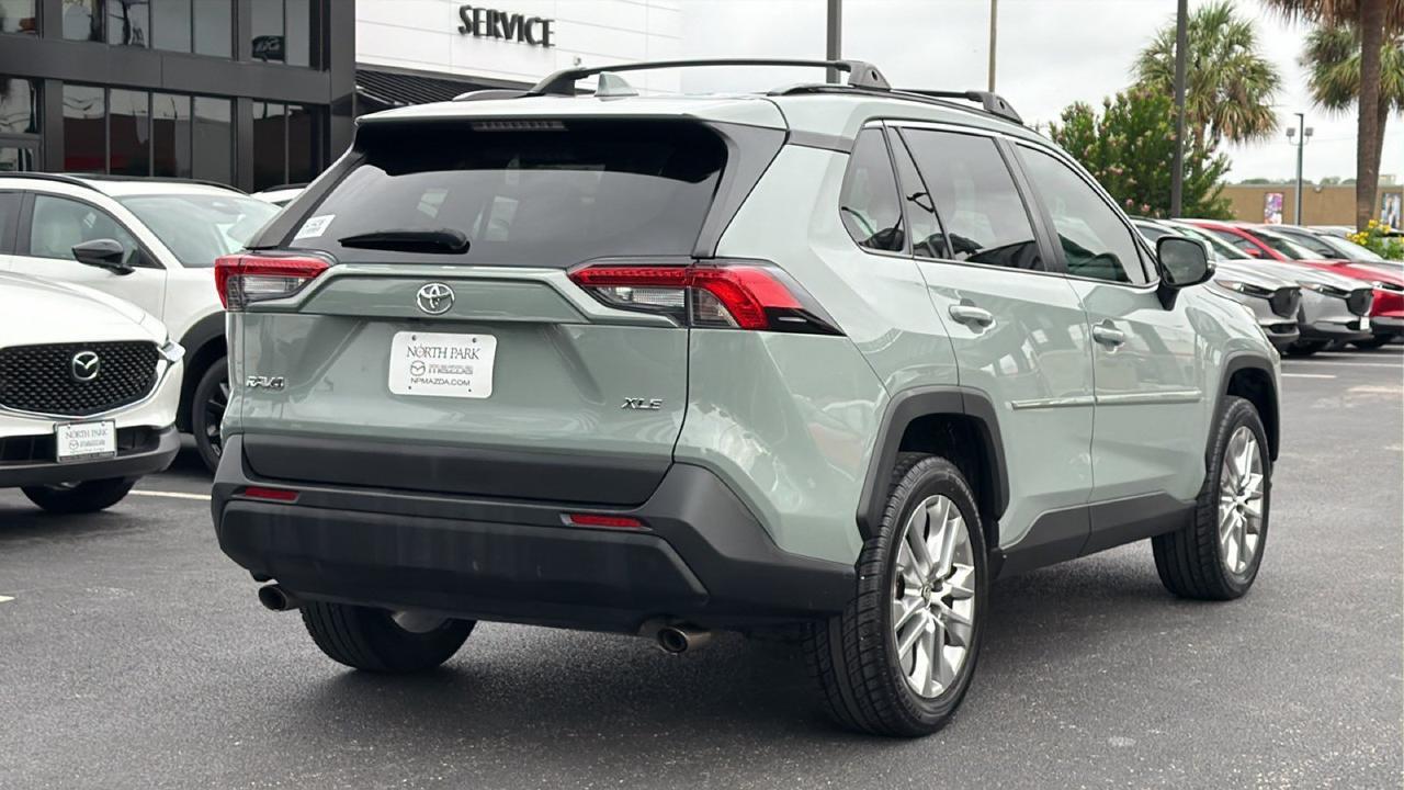2021 Toyota RAV4 XLE Premium