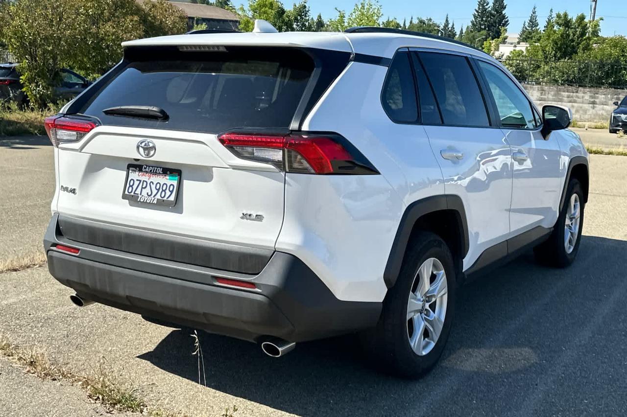 2021 Toyota RAV4 XLE