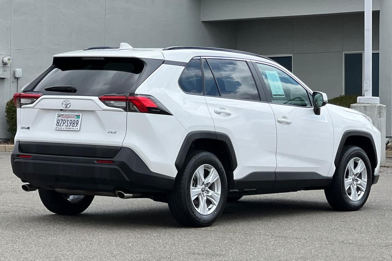 2021 Toyota RAV4 XLE