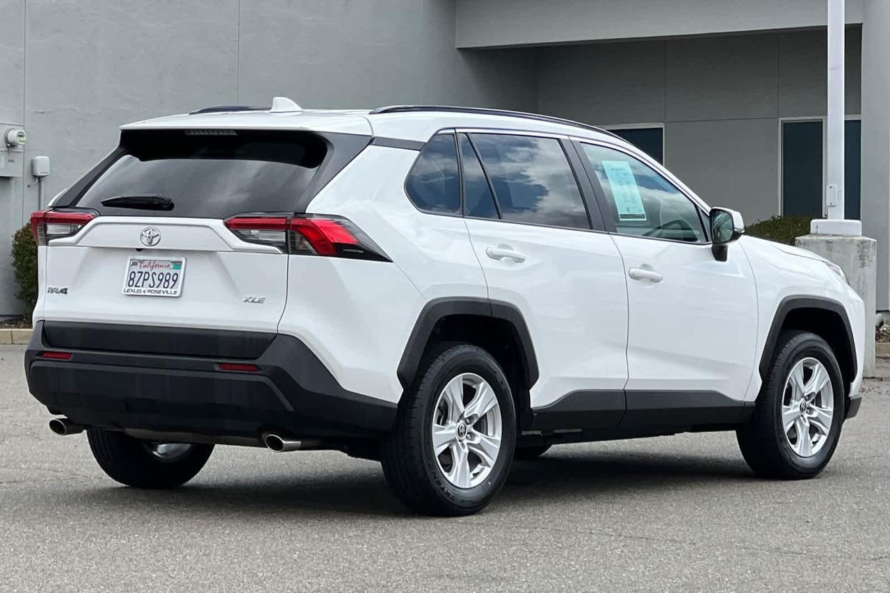 2021 Toyota RAV4 XLE