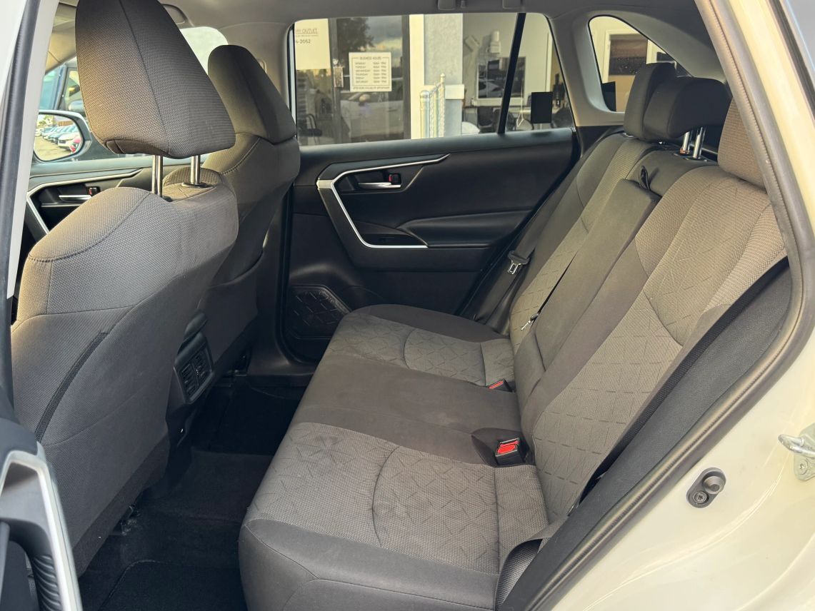 2021 Toyota RAV4 XLE Sport Utility 4D Miami Gardens FL