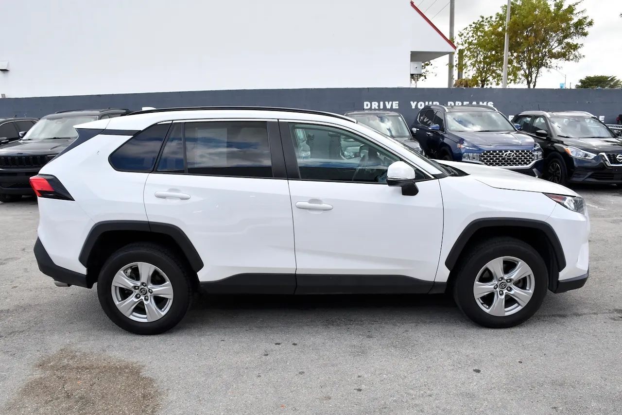 2021 Toyota RAV4 XLE Sport Utility 4D Miami Gardens FL