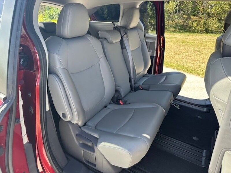 2021 Toyota SIENNA XLE HYBRID ALL POWER LOADED SUNROOF RUNS AND LOOKS GREAT FINANCING FREE SHIPPING IN FLORIDA Sarasota FL
