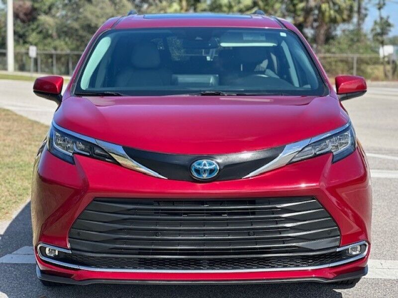 2021 Toyota SIENNA XLE HYBRID ALL POWER LOADED SUNROOF RUNS AND LOOKS GREAT FINANCING FREE SHIPPING IN FLORIDA Sarasota FL