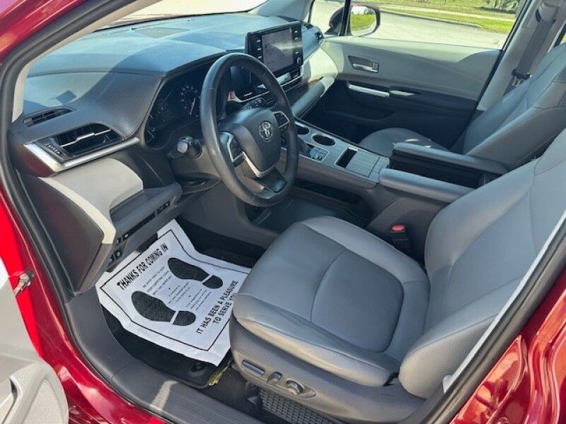 2021 Toyota SIENNA XLE HYBRID ALL POWER LOADED SUNROOF RUNS AND LOOKS GREAT FINANCING FREE SHIPPING IN FLORIDA Sarasota FL