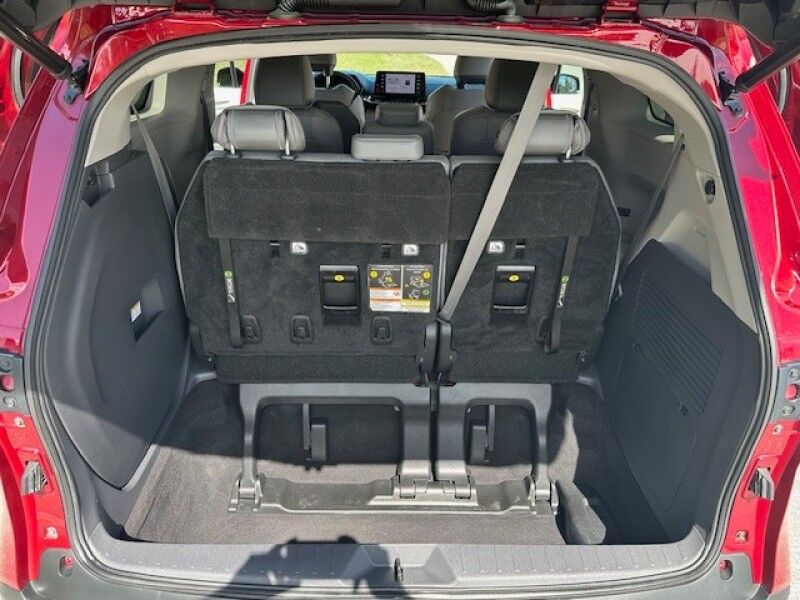 2021 Toyota SIENNA XLE HYBRID ALL POWER LOADED SUNROOF RUNS AND LOOKS GREAT FINANCING FREE SHIPPING IN FLORIDA Sarasota FL