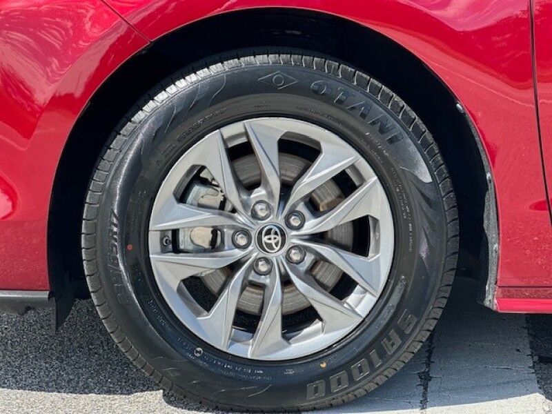 2021 Toyota SIENNA XLE HYBRID ALL POWER LOADED SUNROOF RUNS AND LOOKS GREAT FINANCING FREE SHIPPING IN FLORIDA Sarasota FL