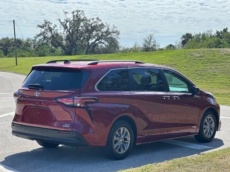 2021 Toyota SIENNA XLE HYBRID ALL POWER LOADED SUNROOF RUNS AND LOOKS GREAT FINANCING FREE SHIPPING IN FLORIDA Sarasota FL