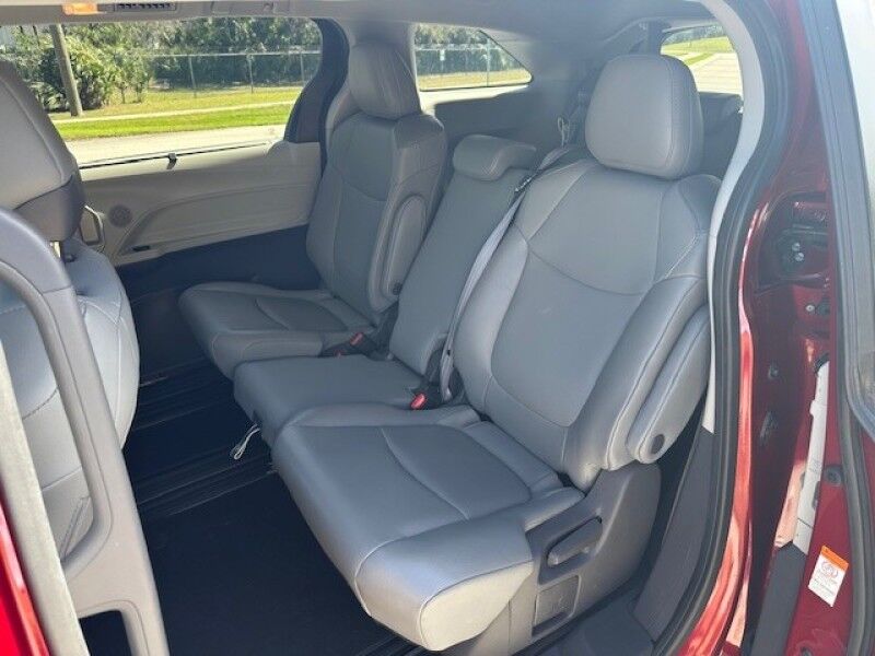 2021 Toyota SIENNA XLE HYBRID ALL POWER LOADED SUNROOF RUNS AND LOOKS GREAT FINANCING FREE SHIPPING IN FLORIDA Sarasota FL