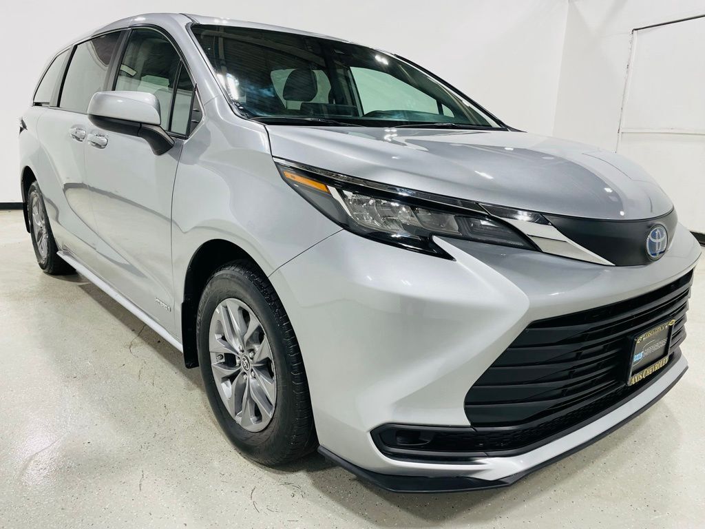 2021 Toyota Sienna LE Jersey City NJ
