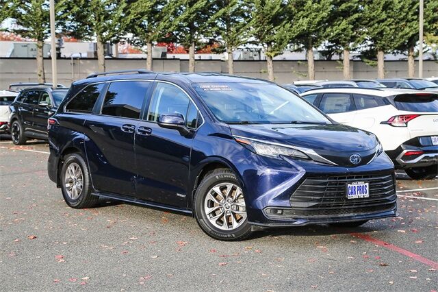 2021 Toyota Sienna LE