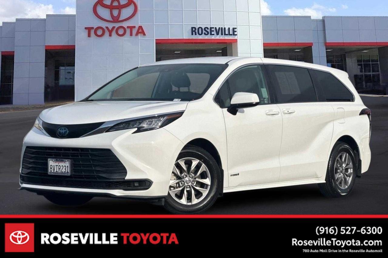 2021 Toyota Sienna LE