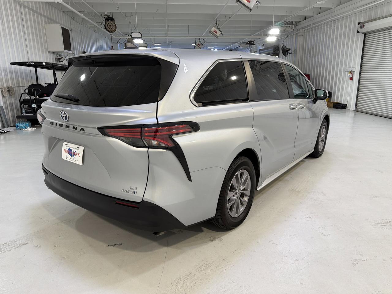 2021 Toyota Sienna LE San Antonio TX