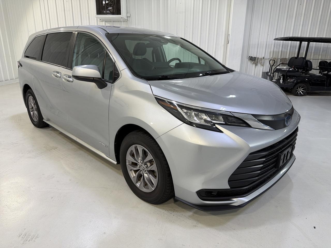 2021 Toyota Sienna LE San Antonio TX